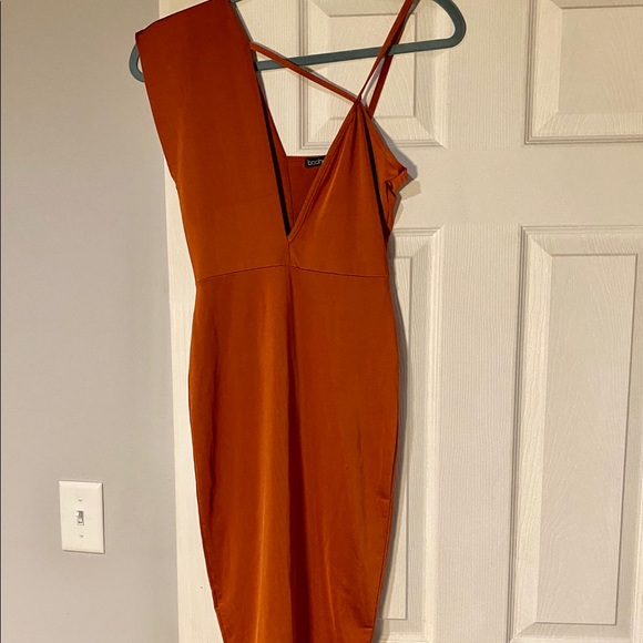 boohoo rust dress
